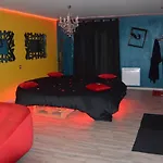 게스트하우스 Nuit Insolite-room Love 3*