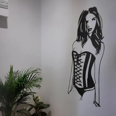 Guest house Nuit Insolite-room Love