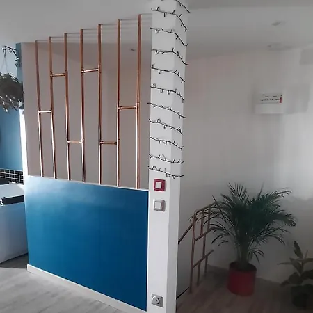 Guest house Nuit Insolite-room Love 3*