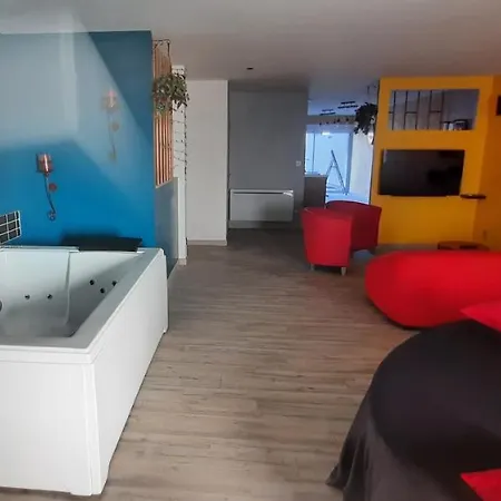 Nuit Insolite-room Love Saint-Germain (Meurthe-et-Moselle)