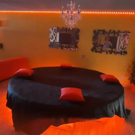 Nuit Insolite-room Love Guest house