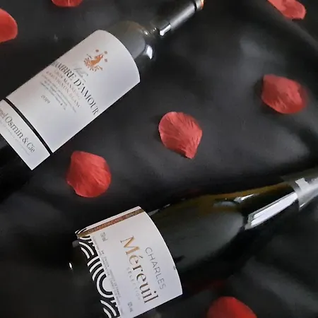 Nuit Insolite-room Love Saint-Germain (Meurthe-et-Moselle)