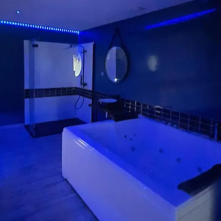 Nuit Insolite-room Love *