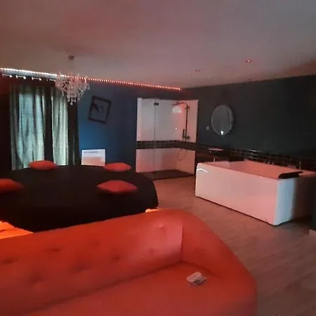 Nuit Insolite-room Love *