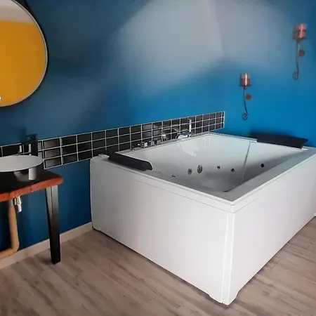 Nuit Insolite-room Love Guest house *