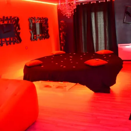 Nuit Insolite-room
