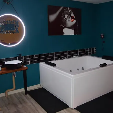 Nuit Insolite-room Love Guest house Saint-Germain (Meurthe-et-Moselle)