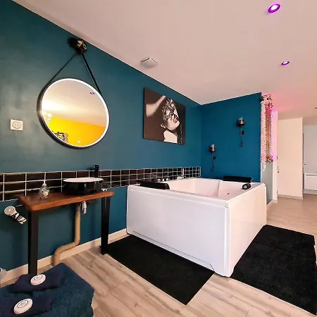 Nuit Insolite-room Love
