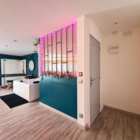 Nuit Insolite-room Love