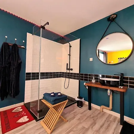 Nuit Insolite-room Love *