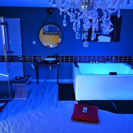 Nuit Insolite-room Love Guest house *