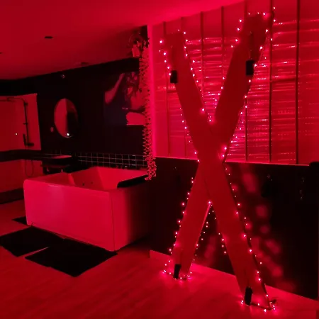 Guest house Nuit Insolite-room Love *