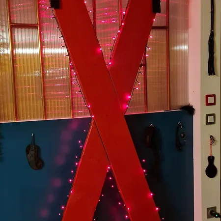 Nuit Insolite-room Love Guest house *