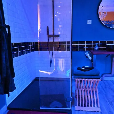 Nuit Insolite-room Love * Saint-Germain (Meurthe-et-Moselle)