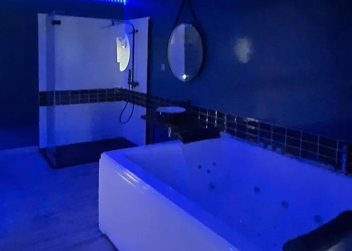 Nuit Insolite-room Love 3*