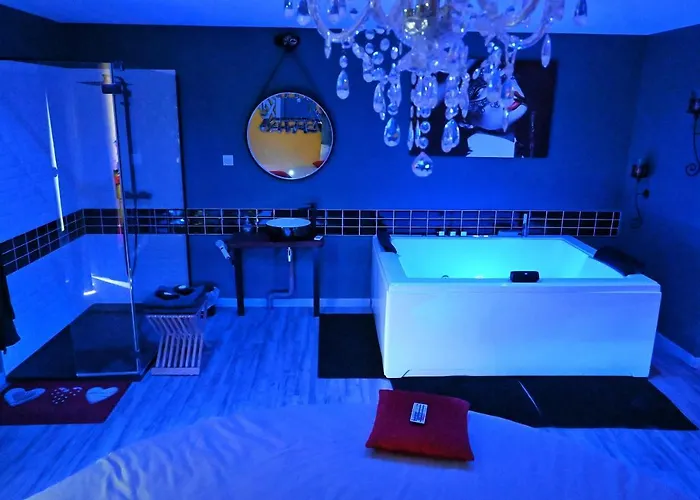 Nuit Insolite-room Love Penzion 3*