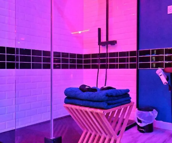 Penzion Nuit Insolite-room Love